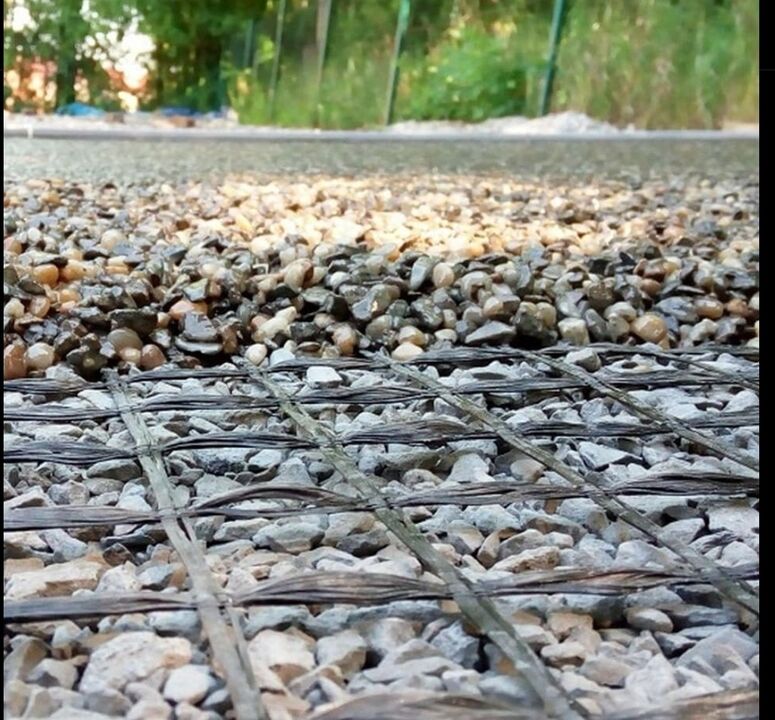 Netz zur Verstärkung des Steinteppichs
